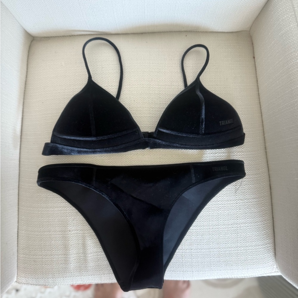 TRAINGL black velvet bikini. Size Medium. Never worn.